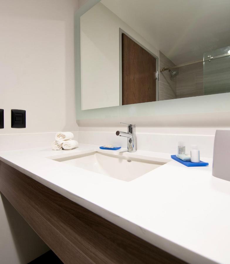 Holiday Inn Express - Guadalajara Vallarta Poniente By Ihg Zapopan Exteriör bild