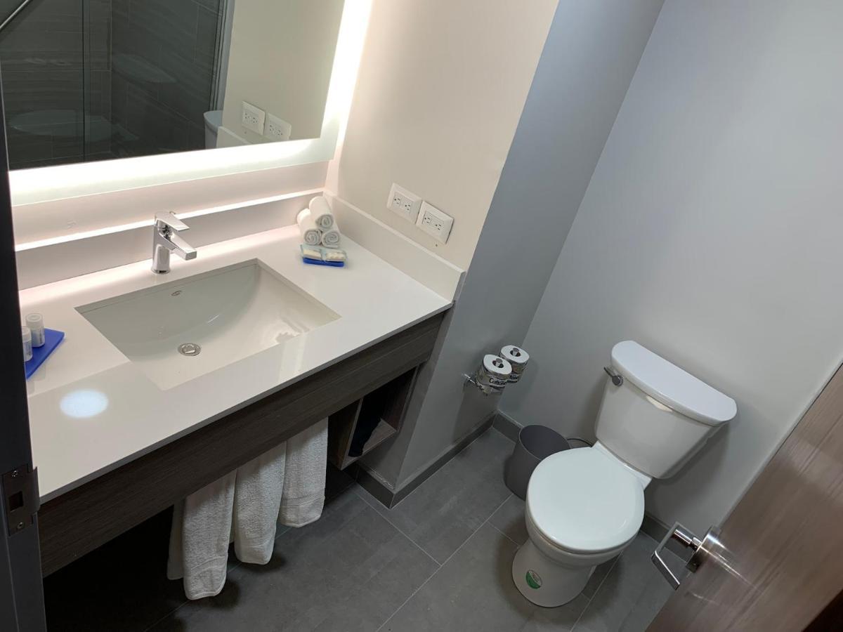 Holiday Inn Express - Guadalajara Vallarta Poniente By Ihg Zapopan Exteriör bild