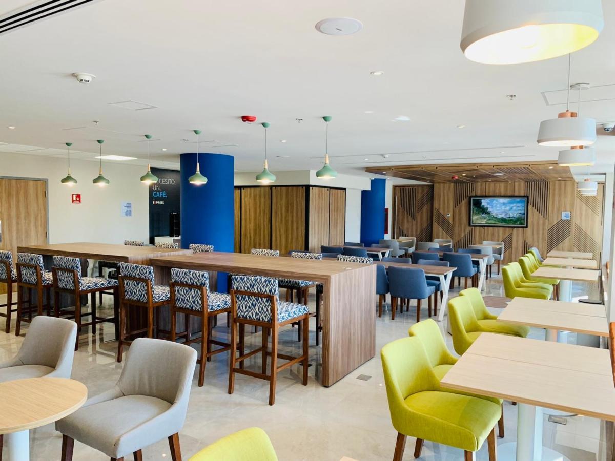 Holiday Inn Express - Guadalajara Vallarta Poniente By Ihg Zapopan Exteriör bild